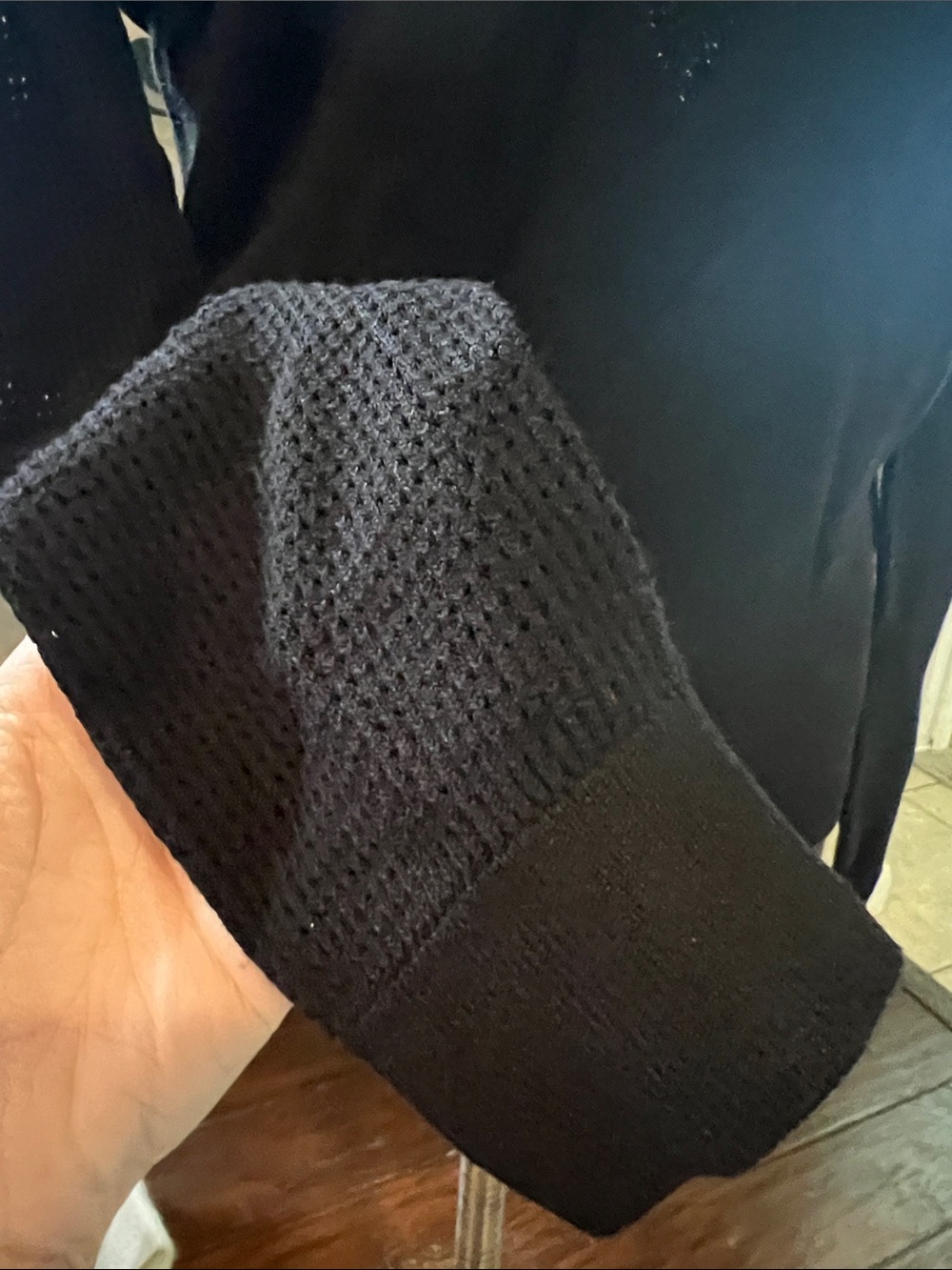 Guess Sweater - Picture 4 of 8